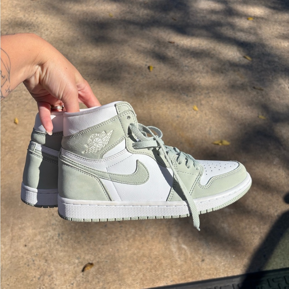 Jordan 1 Seafoam - Picture 3 of 3